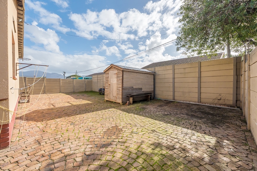 To Let 3 Bedroom Property for Rent in Southfield Western Cape
